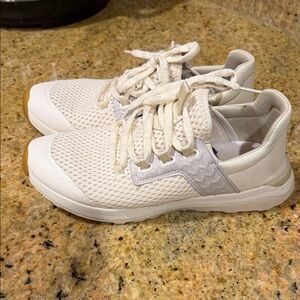 Olu Kai Wailuku Sneakers